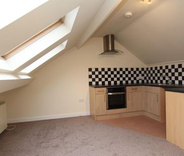 2 bedroom flat to rent - Photo 3