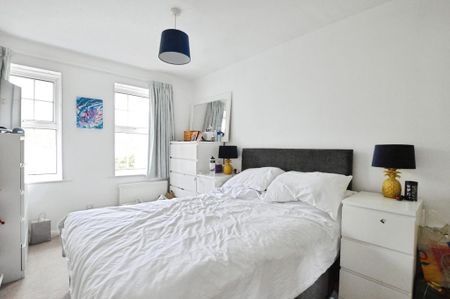 4 bedroom detached house to rent - Photo 5