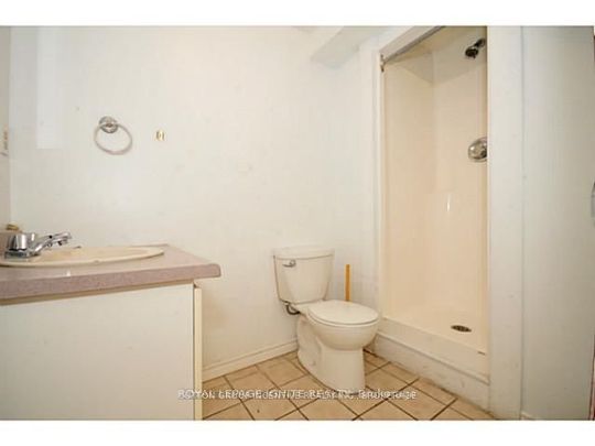 For Lease - 65 Hickling Trail Unit# Room #1, Barrie, Ontario - Photo 1