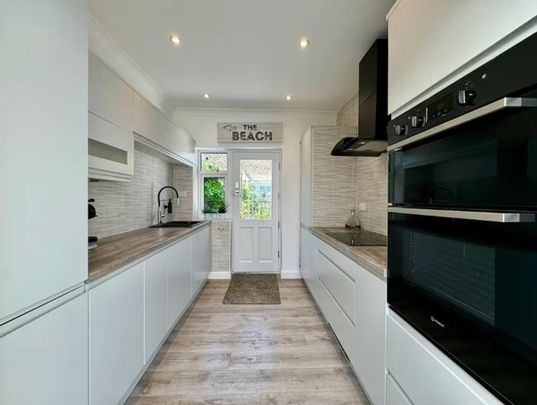 2 bedroom detached bungalow to rent - Photo 1