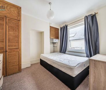 4 bedroom terraced house to rent - Photo 5