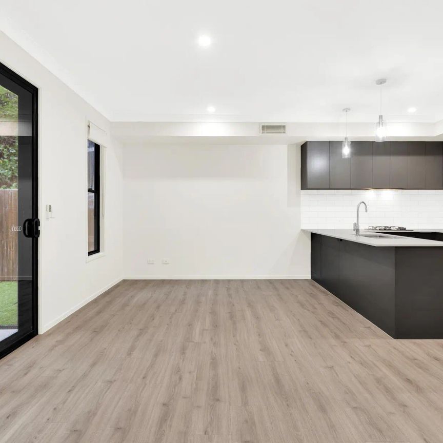 3 BEDROOM TOWNHOUSE - AIR-CON THORUGHOUT IN LOTA - Photo 1