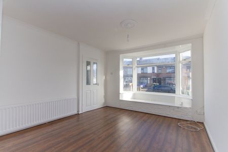 3 Bed Terraced House, Capmartin Road, CV6 - Photo 2