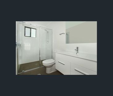 Luxury 3 bedroom townhouse in Buderim - Photo 4