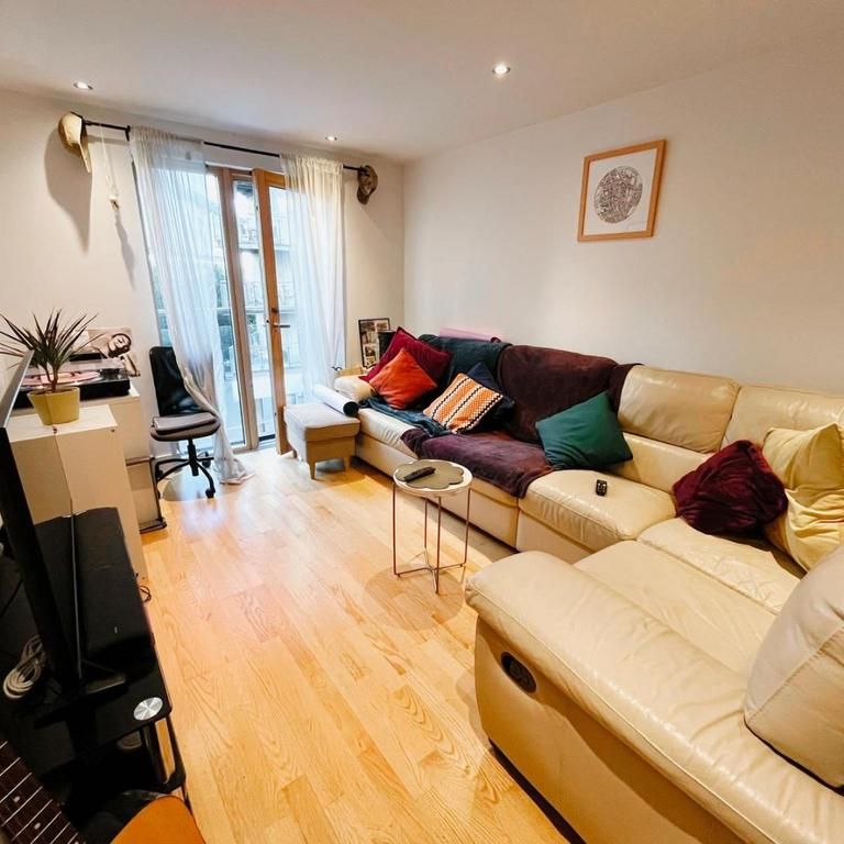 1 bedroom flat to rent - Photo 1