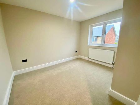 Hampton Mews, Havenstreet, Isle Of Wight, PO33 - Photo 3