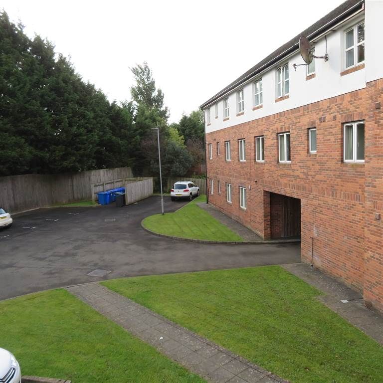 Apt 6 15 St Annes Road, Blacks Road, Belfast, BT10 0PQ - Photo 1