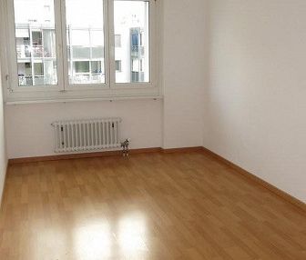 4.5 Zimmer-Wohnung mit Aussicht in Spreitenbach zu mieten - Photo 4