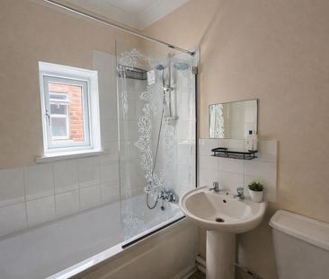 Bitterne Road West, Southampton - Photo 2