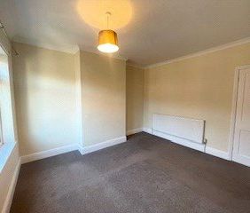2 bedroom house to rent Loscoe Road, Heanor, Derbyshire, DE75 - Photo 2