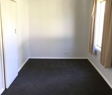 Immaculate 3 bedroom on North Hill - Photo 6