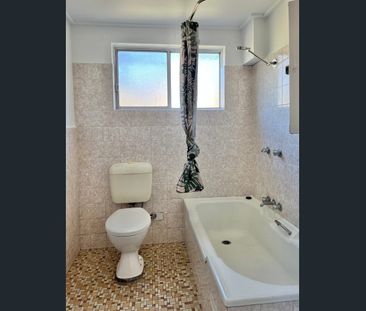 Central Convenient Locale - Photo 1