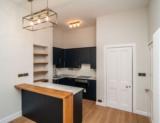 Leslie Place, Stockbridge - Photo 1