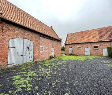 WONING MET 3 SLAAPKAMERS, BINNENKOER EN BIJGEBOUW TE MERKEM - Photo 2