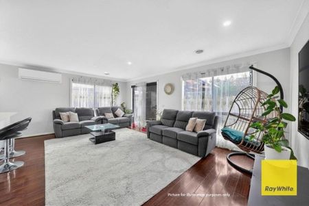 Contemporary Family Home with Three Bedrooms & Two Bathrooms - Photo 2