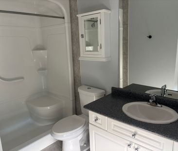 For Lease - 61 MORNING DOVE Drive Unit# COACH, Markham, Ontario - Photo 2