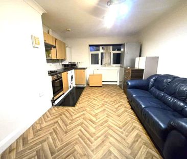 2 bedroom maisonette to rent - Photo 4