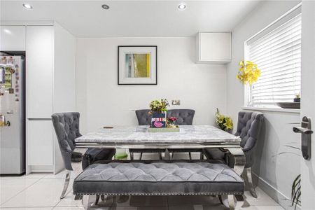 4 bedroom detached house to rent - Photo 5