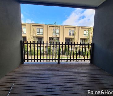 MODERN LIVING - Photo 6