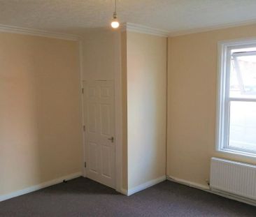 2 bedroom end of terrace house to rent - Photo 1