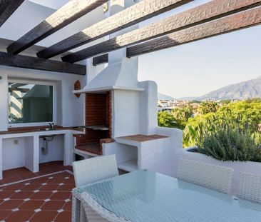 Apartment in Puerto Banús, Costa del Sol - Photo 1