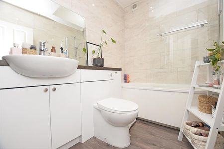 Tudor Road, Hampton, TW12 - Photo 4