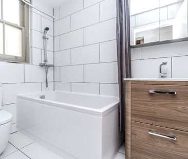 2 Bed Flat, Mildenhall Road, E5 - Photo 3