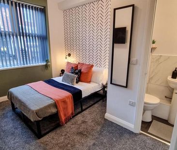 1 bedroom in a house share to rent - Photo 1