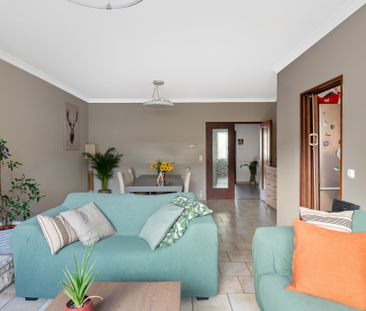 Instapklaar 2-slaapkamerappartement met zonnig terras - Photo 1