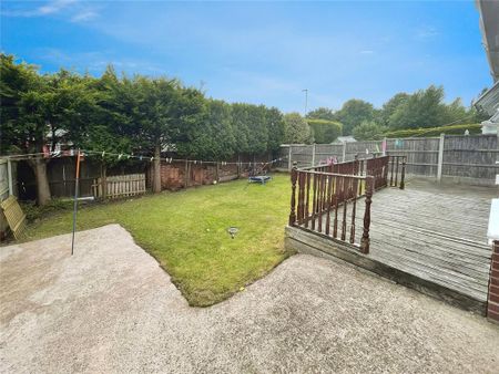 4 bedroom detached house to rent - Photo 4