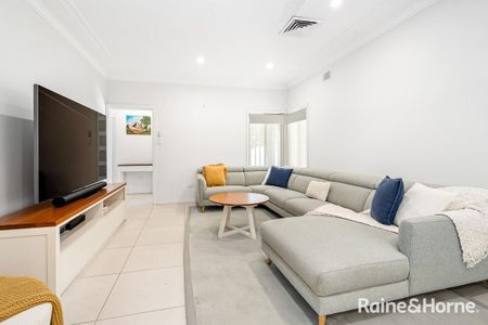 32 Leigh Avenue, Roselands, NSW 2196 - Photo 4