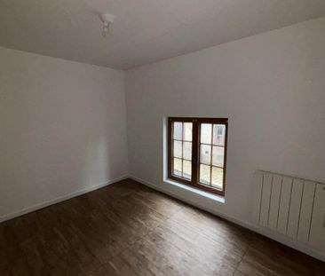 ORBEC MAISON 2 CHAMBRES PETITE COUR 62m² - Photo 4