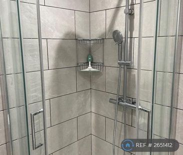 2 bedroom end of terrace house to rent - Photo 2