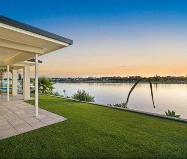Prime lakefront location - Photo 3