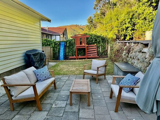 Spacious Sunny Tawa, 4 Bedrooms - Photo 1