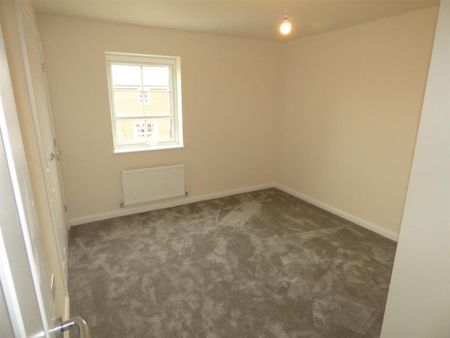 3 bedroom detached house to rent - Photo 4