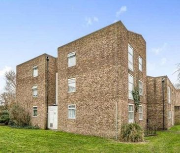 Douglas Road, Staines-upon-thames, TW19 - Photo 2