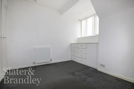 3 bedroom terraced house to rent - Photo 5