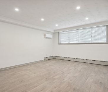For Lease - 18 Thirty Third Street Unit# 5, Toronto, Ontario - Photo 3