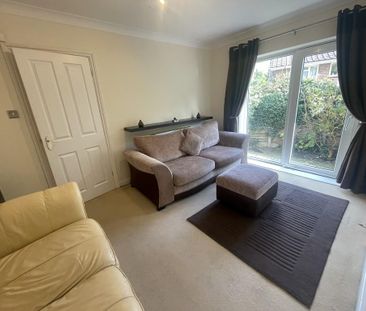 4 bedroom semi-detached house to rent - Photo 3