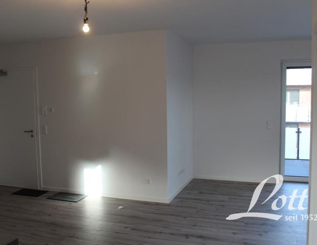 **Neubau - Schöne Oberwohnung mit Balkon anzumieten !** - Foto 1