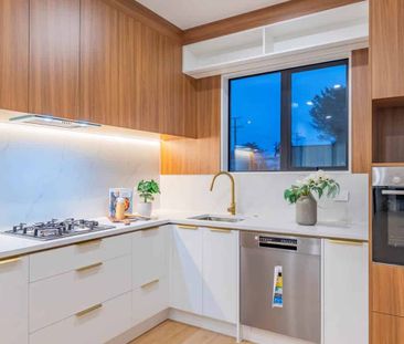 Modern living at its finest - 4 Bed 2 Bath - Photo 4