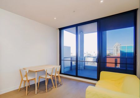 1 Bed 1 Bath - Photo 2