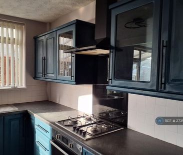 3 bedroom semi-detached house to rent - Photo 6