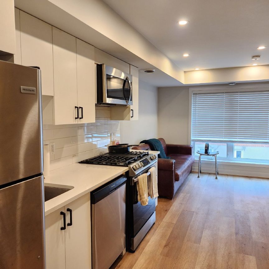 689 Churchill Avenue North - 302 - Photo 1