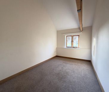 3 bedroom barn conversion to rent - Photo 3