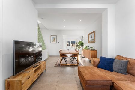 Instapklare woning met 2 slaapkamers op centrale ligging te Zwevezele! - Foto 2