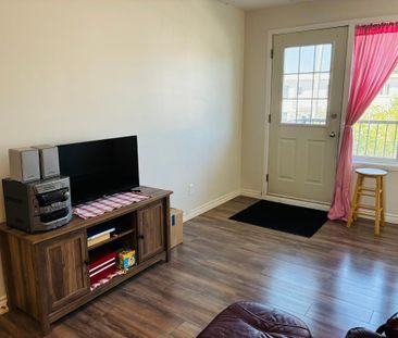 * Nouvelles photos* 4 ½ Brossard avec commodités - Photo 1