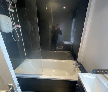 2 bedroom flat to rent - Photo 6