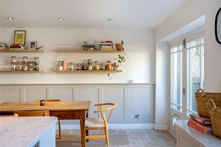Distinguished Redland Stone Townhouse | Beautifully Renovated | Prime Clifton Address - Photo 3